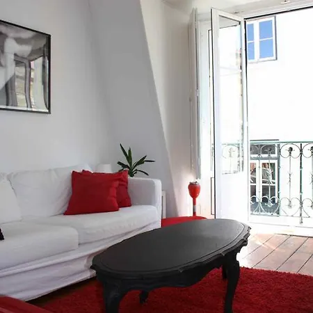 Vintage Apartment *